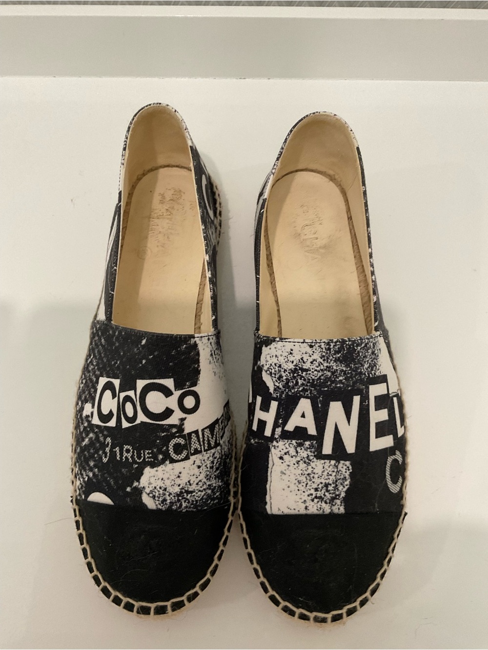 CHANEL Black and White Logo Canvas Espadrilles (39)